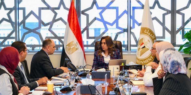 وزيرة التنمية المحلية تستعرض محاور وتحديات مشروع “الغردقة الخضراء”