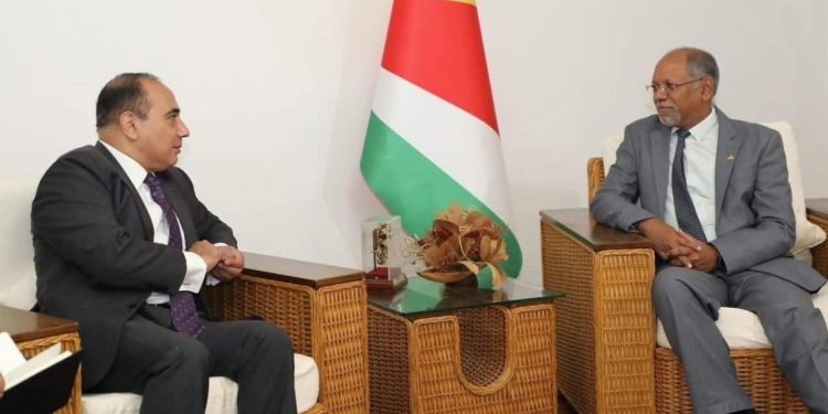السفير المصري في سيشيل يبحث مع الرئيس رامكالوان تعزيز التعاون الثنائي