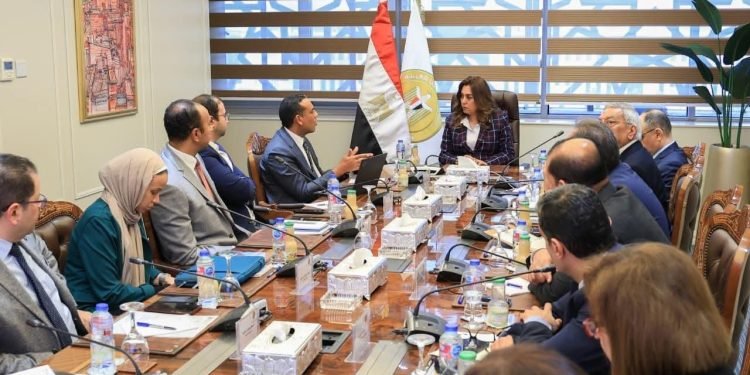 وزيرة التنمية المحلية تبحث مع وفد برنامج الهابيتات مجالات التعاون في الإدارة المحلية