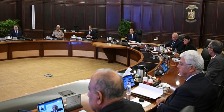 رئيس الوزراء يترأس الاجتماع الأسبوعي للحكومة بالعلمين الجديدة