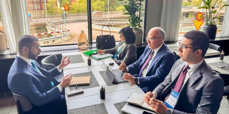 وزير الري يلتقي مساعد وزير الخارجية الإماراتى لشئون الطاقة والاستدامة