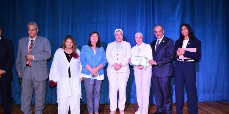 المجلس القومي للطفولة والأمومة يكرم أوائل الثانوية العامة