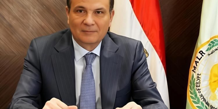 وزير الزراعة يكلف أجهزة الوزارة بالمرور المفاجئ على المديريات والجمعيات الزراعية