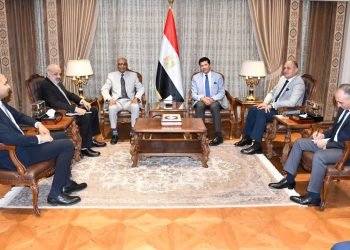 وزير الرياضة يلتقي رئيس الاتحاد المصري للهوكي لبحث مستجدات تنظيم مصر للبطولة الأفريقية