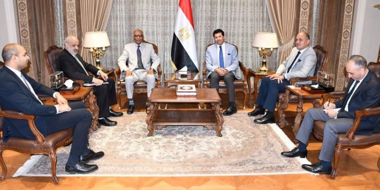 وزير الرياضة يلتقي رئيس الاتحاد المصري للهوكي لبحث مستجدات تنظيم مصر للبطولة الأفريقية