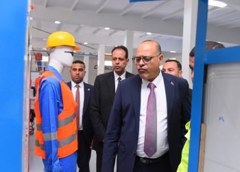 وزير العمل يزور موقع النحاس للمترو الجديد التابع لشركة أوراسكوم بالإسكندرية