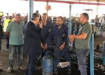 محافظ الدقهلية يفاجئ محطة غاز قلابشو ويشدد على الالتزام بالأوزان