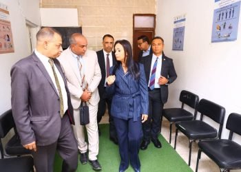 وزيرة التضامن تتفقد وحدات حلوان الاجتماعية وتتابع الخدمات المقدمة للمواطنين