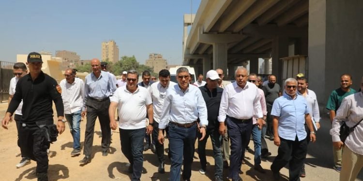 محافظ الجيزة يتفقد أعمال التطوير بمحيط مستشفى بولاق الدكرور ومحطة مترو الجامعة