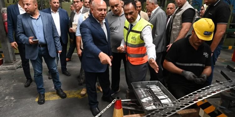 كامل الوزير يزور مجمع مرغم بالإسكندرية لدعم الاستثمار الصناعي