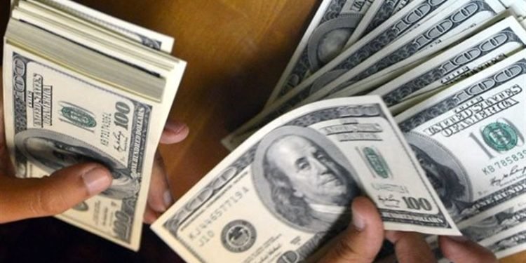 خبير اقتصادي يرصد أسباب زيادة تحويلات العاملين بالخارج لـ 36.5 مليار دولار