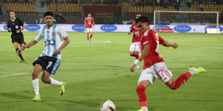 بيراميدز يتقدم على الأهلي بهدف الكرتي في الشوط الأول