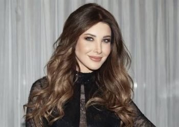 نانسي عجرم ترقص أمام الجمهور في حفل الساحل الشمالي