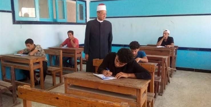 طلاب الثانوية الأزهرية يؤدون امتحانات الدور الثاني وسط استعدادات كاملة