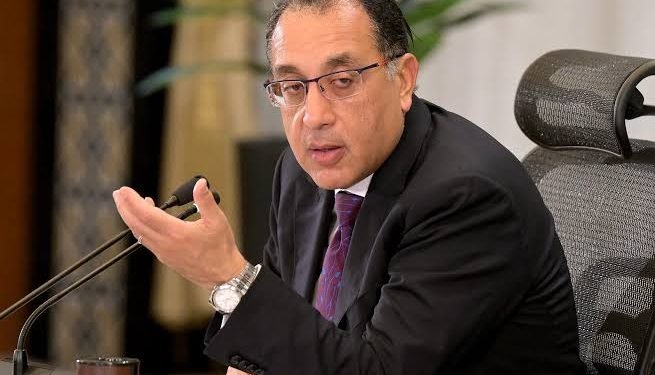 رئيس الوزراء: طرح مطار برج العرب لإدارة وتشغيل القطاع الخاص
