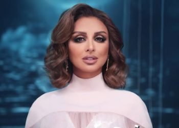 الدكاترة الألمان في حيرة.. خالد منتصر يفجر مفاجأة عن وضع أنغام الصحي