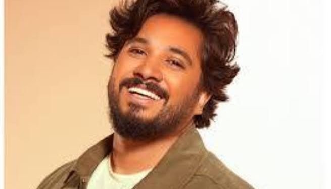 مصطفى حجاج يطرح أحدث أغانيه عسل عسل من ألبومه الجديد