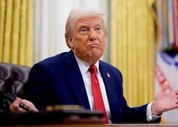 ترامب يعقد اجتماعا حول غزة بحضور دبلوماسيين إسرائيليين ويأمل فى “حل سريع”