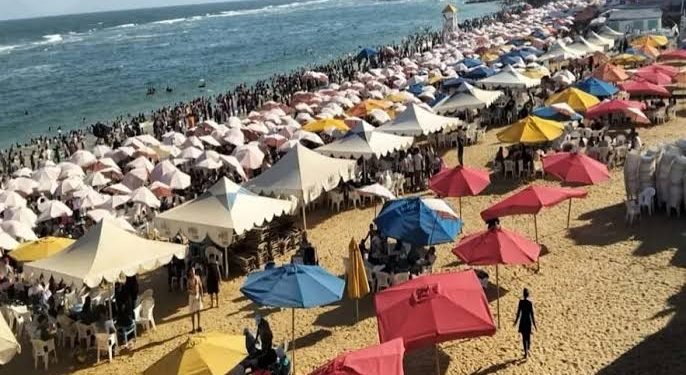 الغلق الكامل لشواطئ الإسكندرية اليوم بسبب ارتفاع الأمواج