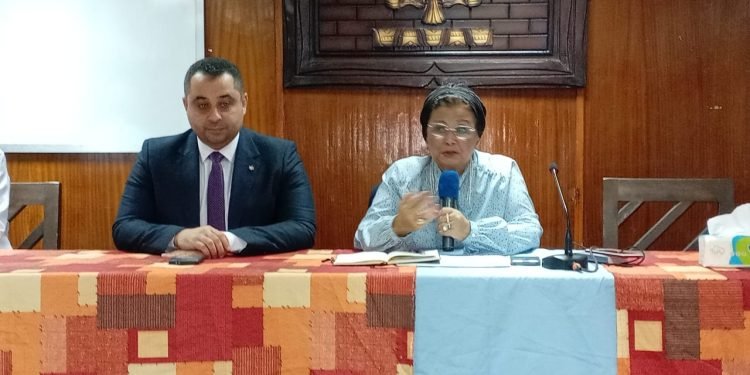 نائب وزير الصحة تتابع إنشاء مراكز تميز للولادة في قنا