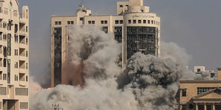 نتنياهو: دمرنا 50 برجاً في غزة وما يجري بداية للعملية الأقوى