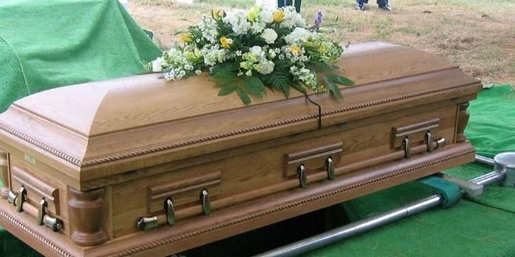 شاب يثير الذعر بعد اقتحامه جنازته فى الأرجنتين