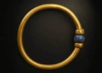 تجديد حبس المتهمين بسرقة أسورة أثرية من المتحف المصري