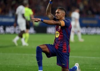 برشلونة: غياب رافينيا وجارسيا عن مباراة باريس سان جيرمان