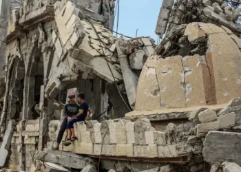 الاحتلال يفجّر 17 عربة مفخخة يوميًا في غزة بقوة تعادل زلزالًا