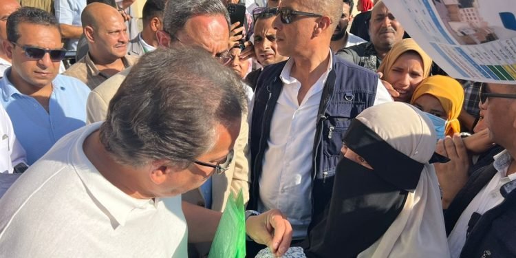 قصة إنسانية في قنا.. وزير الصحة يستجيب لصرخة أم