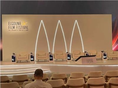مهرجان الجونة السينمائي يحتفي بمئوية يوسف شاهين.. الأب الروحي لموجة جديدة للسينما العربية
