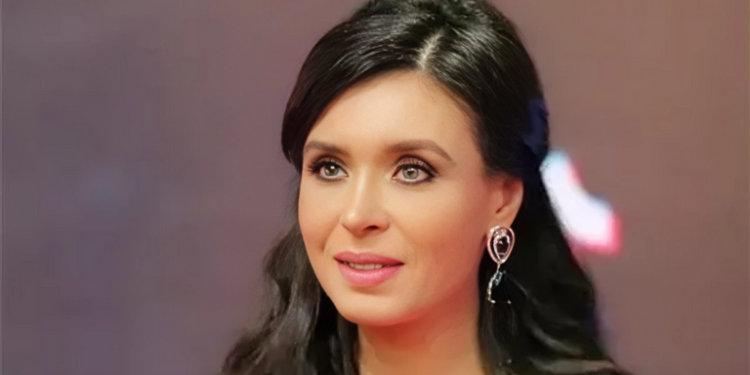 دينا تفتح النار على منتقدي “أكاديمية الرقص”: بقدم رسالة