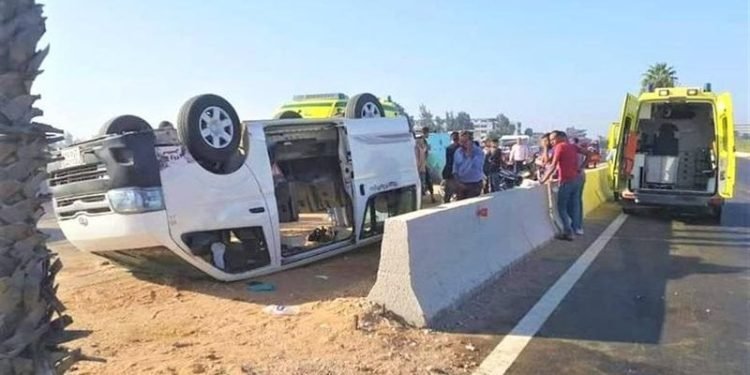 إصابة 8 أشخاص في انقلاب ميكروباص أعلى طريق الإسكندرية الصحراوي