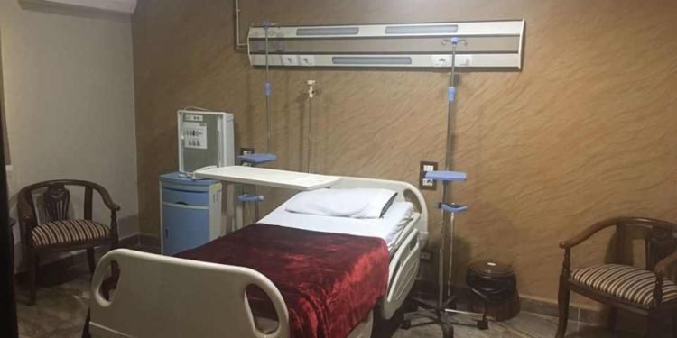الصحة تغلق مستشفى “عين الحياة” بالنزهة لتشغيله دون ترخيص