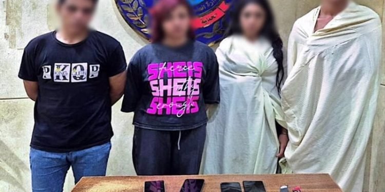 ضبط شبكة دعارة بحدائق أكتوبر تديرها سيدات ورجل سبق اتهامه جنائيا