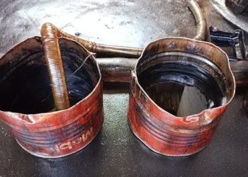 ضبط 50 ألف طن زيوت سيارات مُعاد تدويرها قبل طرحها بالأسواق في الغربية