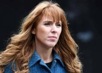 استقالة نائبة رئيس الوزراء البريطاني بعد فضيحة ضريبية!