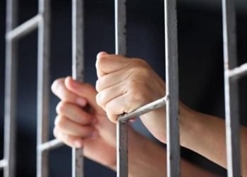 القبض على طالبة وشاب متهمين بسرقة 60 ألف جنيه بالجيزة