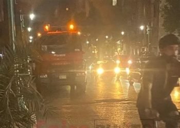 بعد السيطرة على التسريب.. جهات التحقيق تعاين محطة وقود في وسط البلد