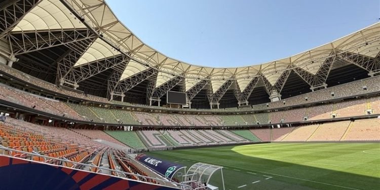 ملعب “الجوهرة المشعة” يستعد لمباراة الأهلي السعودي وبيراميدز في كأس الإنتركونتيننتال