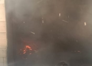 الدفع بـ5 سيارات لإطفاء السيطرة على حريق بمخزن كتان في زفتى بالغربية