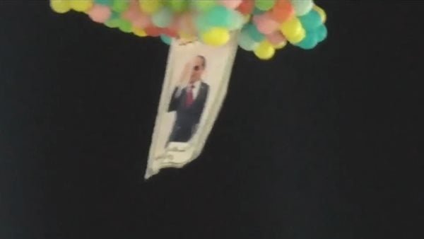 بالونات بصورة السيسي تزين سماء بورسعيد في افتتاح أولمبياد الشركات