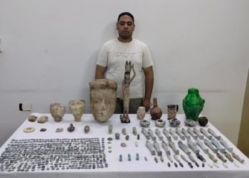 اعتراف تاجر آثار بحفر جبل المنيا واستخراج 577 قطعة أثرية