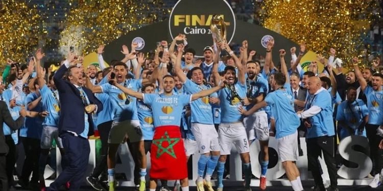 وضع قميصي قائد وحارس بيراميدز في متحف الفيفا