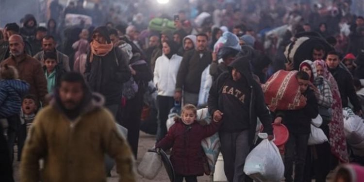 جيش الاحتلال يأمر سكان غزة بالمغادرة نحو المواصي جنوبًا