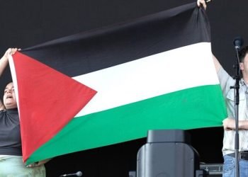 بريطانيا تدعو لوقف فوري لإطلاق النار في غزة وتؤكد دعمها لحقوق الفلسطينيين
