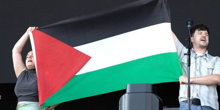 بريطانيا تدعو لوقف فوري لإطلاق النار في غزة وتؤكد دعمها لحقوق الفلسطينيين