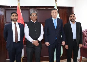 وزير الزراعة يبحث مع السفير الهندي ووفد شركات كبرى فرص الاستثمار الزراعي المشترك