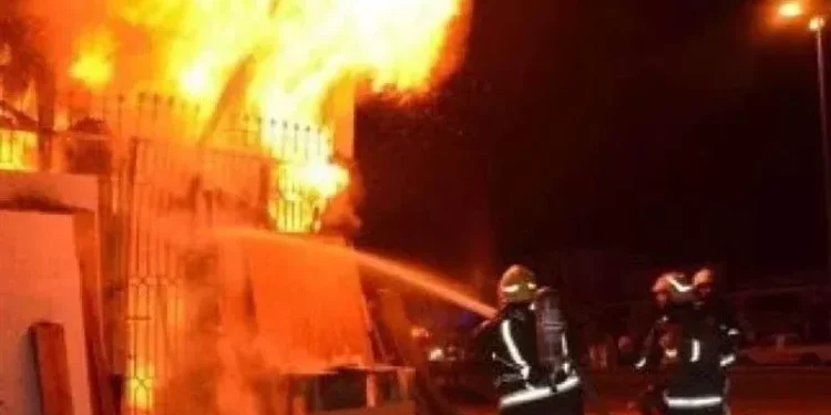 اندلاع حريق داخل مخزن للمواد الغذائية بالقليوبية