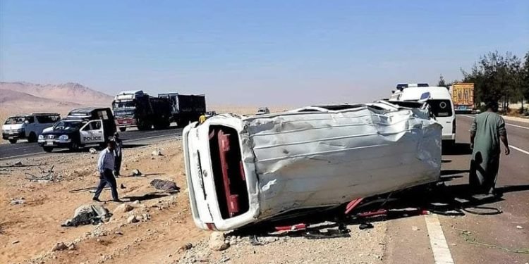إصابة 12 فتاة في انقلاب ميكروباص بطريق الصحراوي بالمنوفية